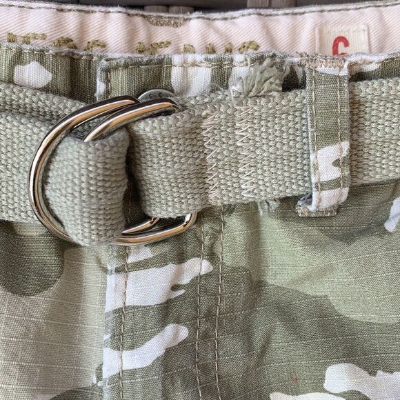 🎉1 hr sale 🎉Guess jeans short - Picture 4 of 8